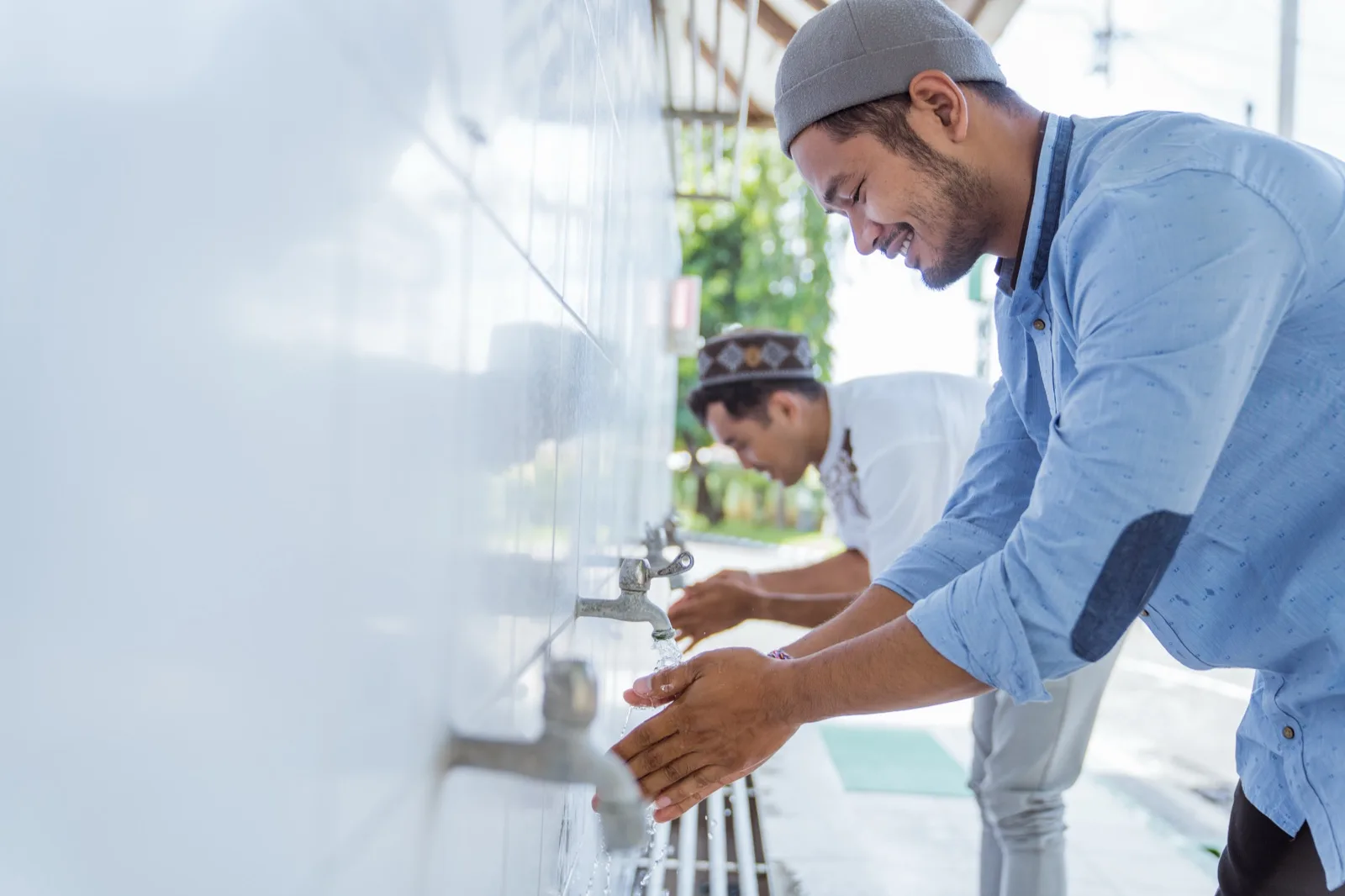 Mosque etiquette: the adab of a respectful visit